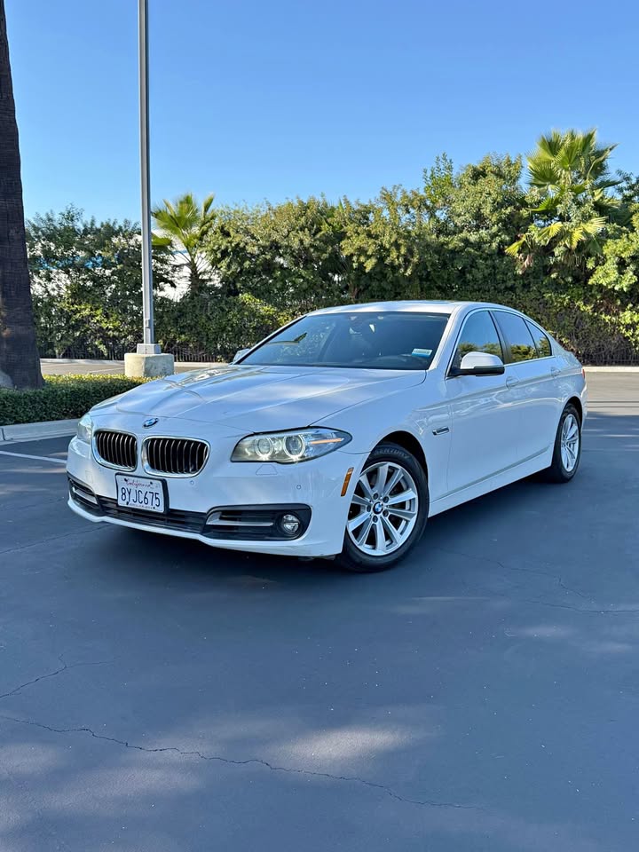 2016 BMW 5 Series 528i Sedan 4D