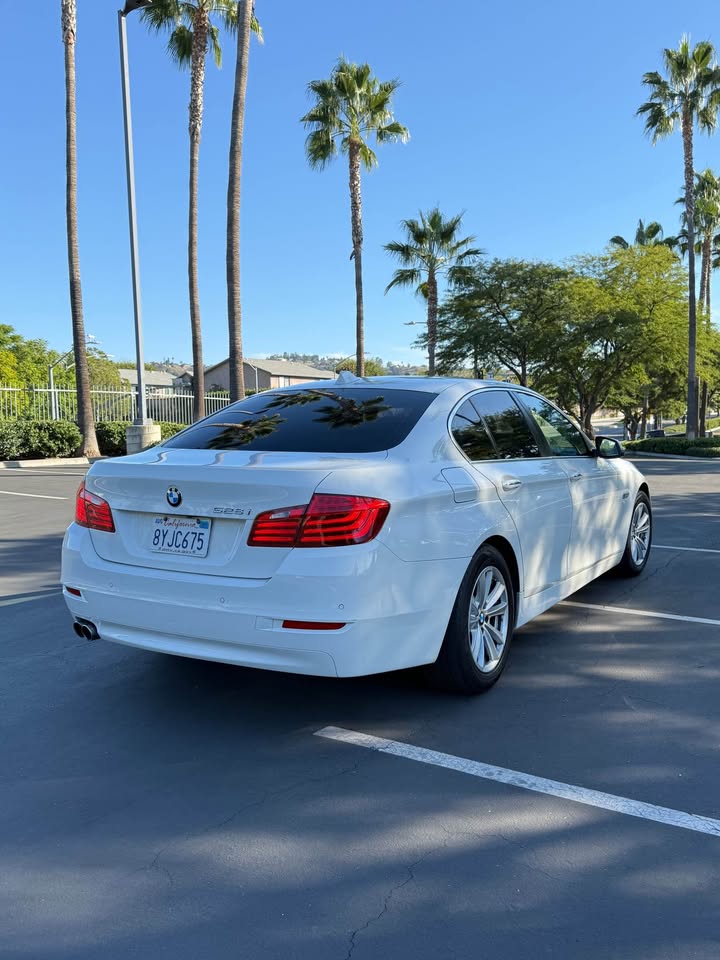 2016 BMW 5 Series 528i Sedan 4D