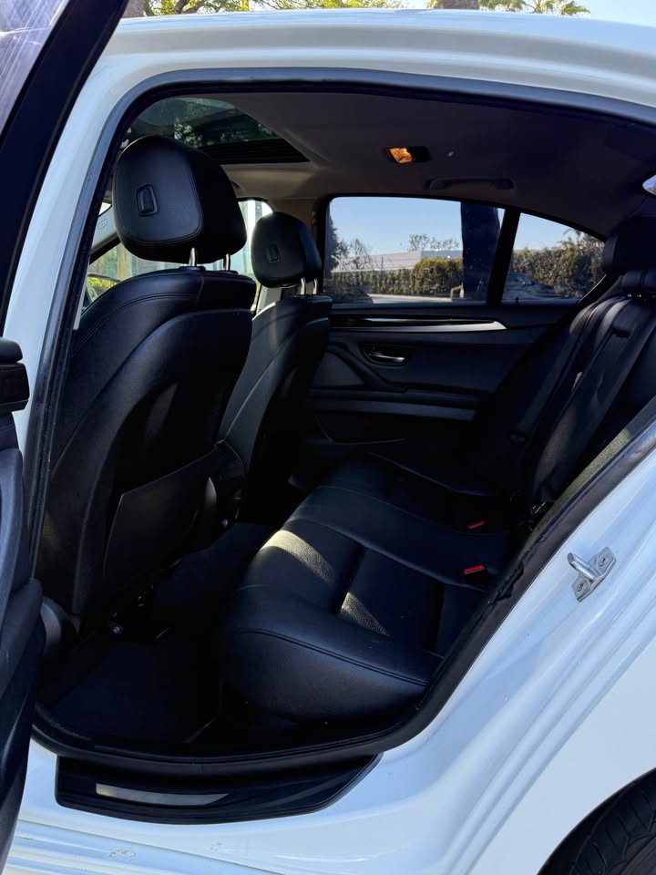 2016 BMW 5 Series 528i Sedan 4D