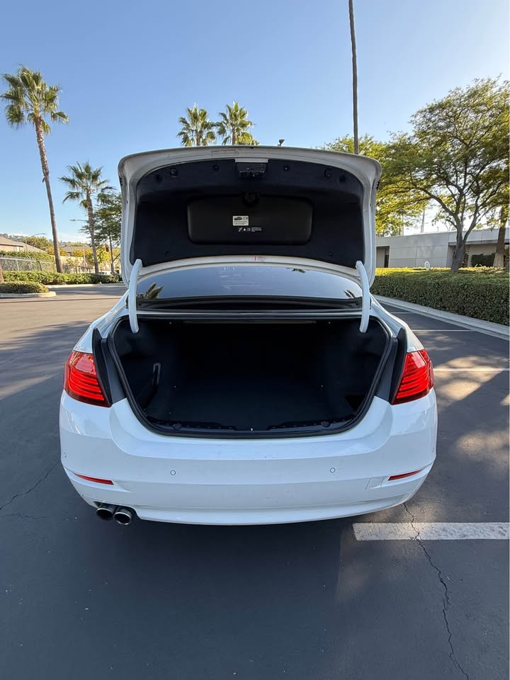 2016 BMW 5 Series 528i Sedan 4D