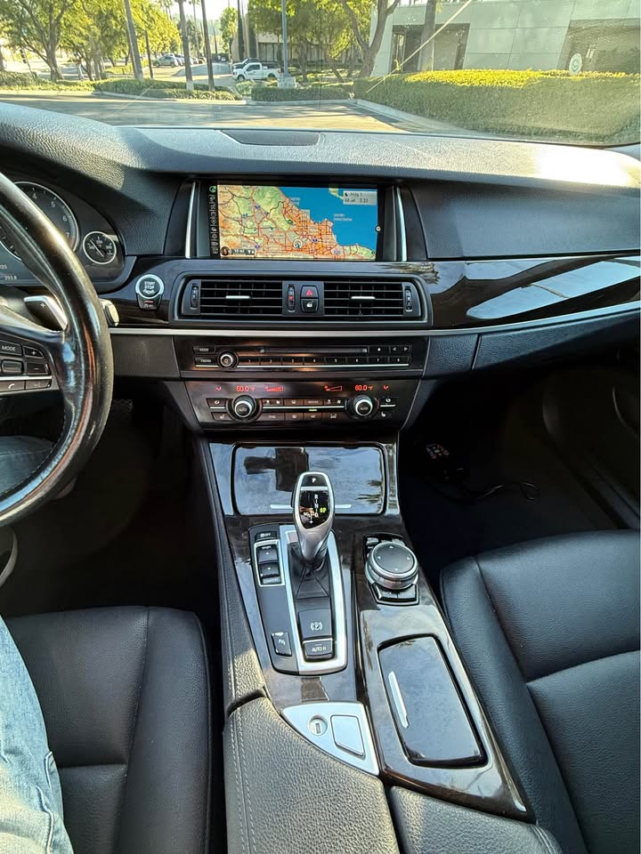 2016 BMW 5 Series 528i Sedan 4D