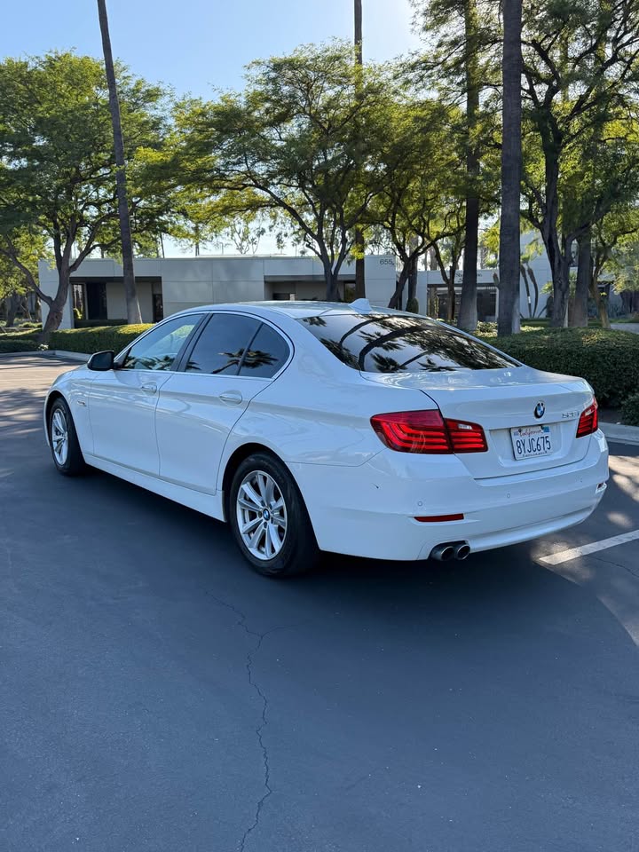 2016 BMW 5 Series 528i Sedan 4D