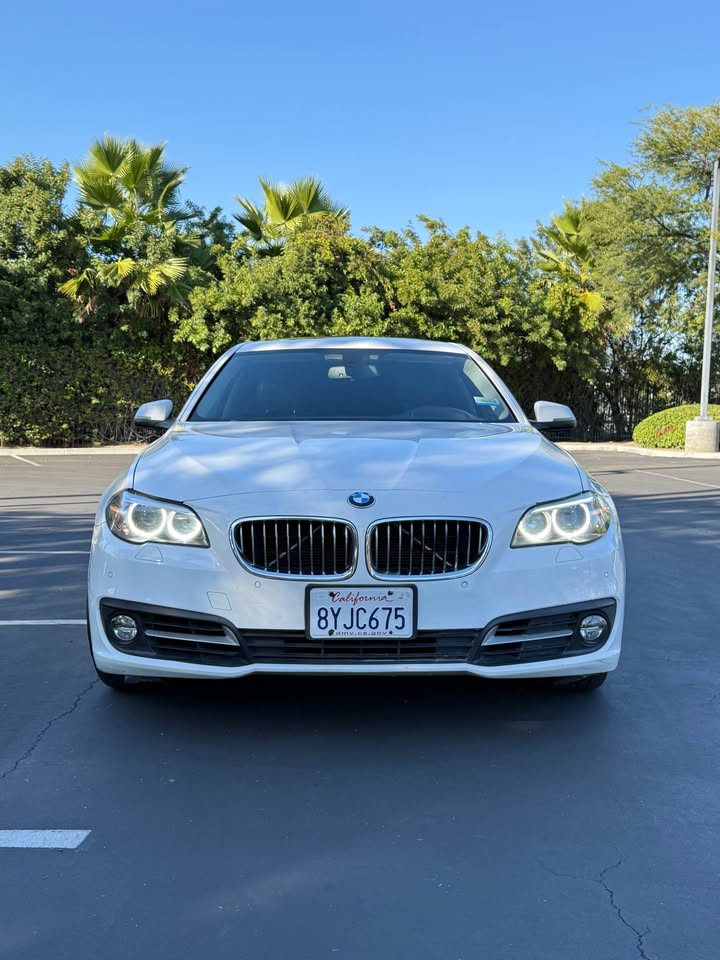 2016 BMW 5 Series 528i Sedan 4D