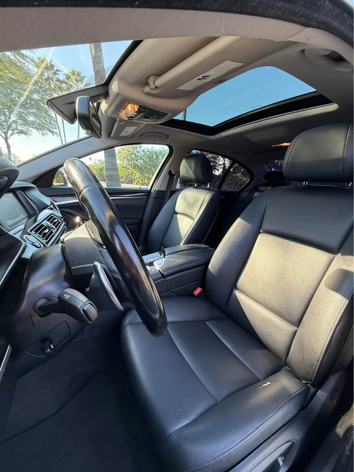 2016 BMW 5 Series 528i Sedan 4D