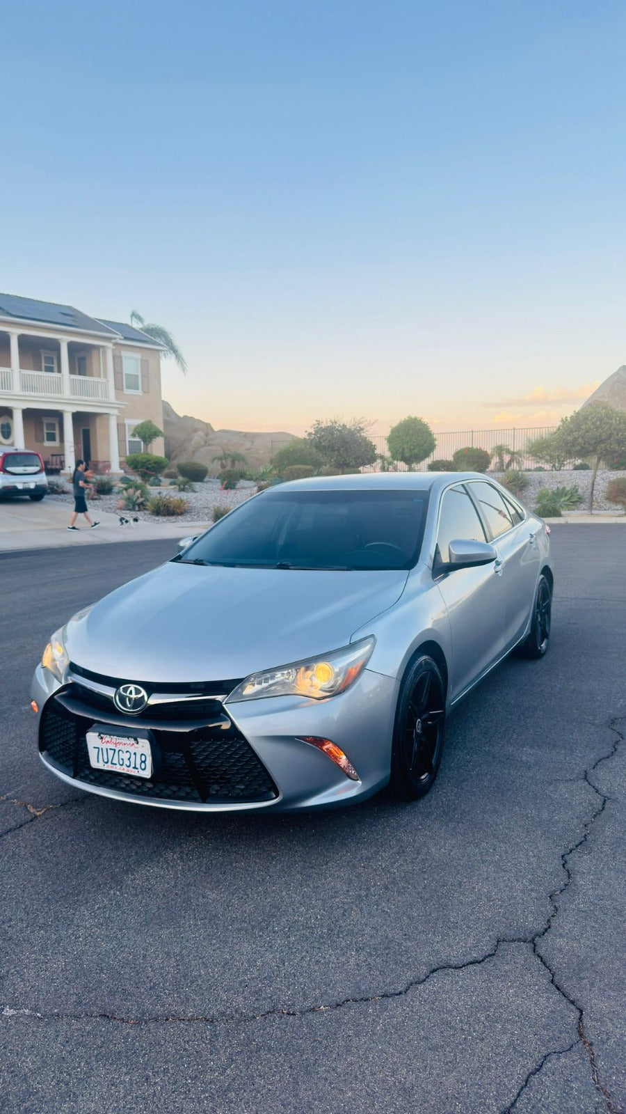 2017 Toyota Camry SE Sedan
