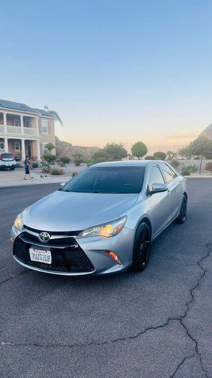 2017 Toyota Camry SE Sedan