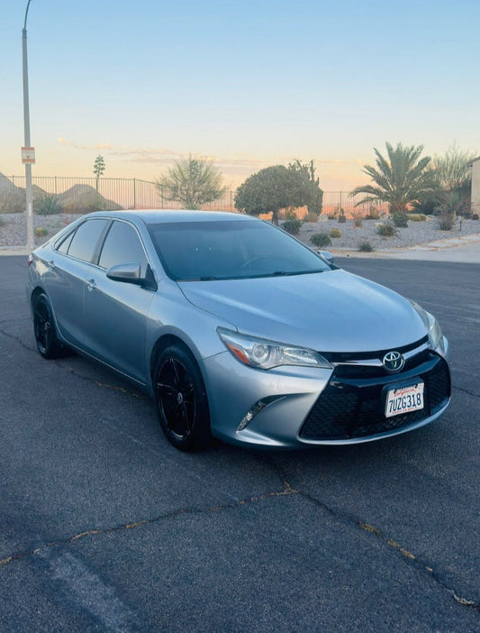 2017 Toyota Camry SE Sedan