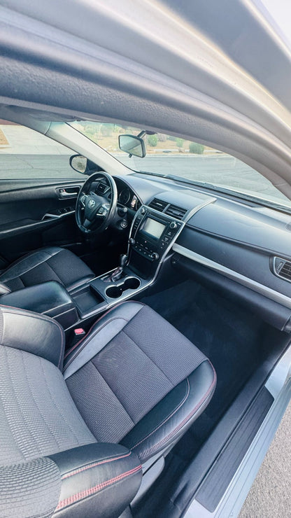 2017 Toyota Camry SE Sedan