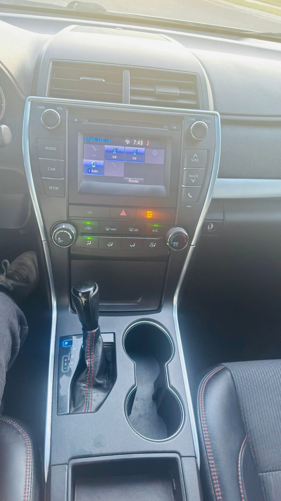 2017 Toyota Camry SE Sedan