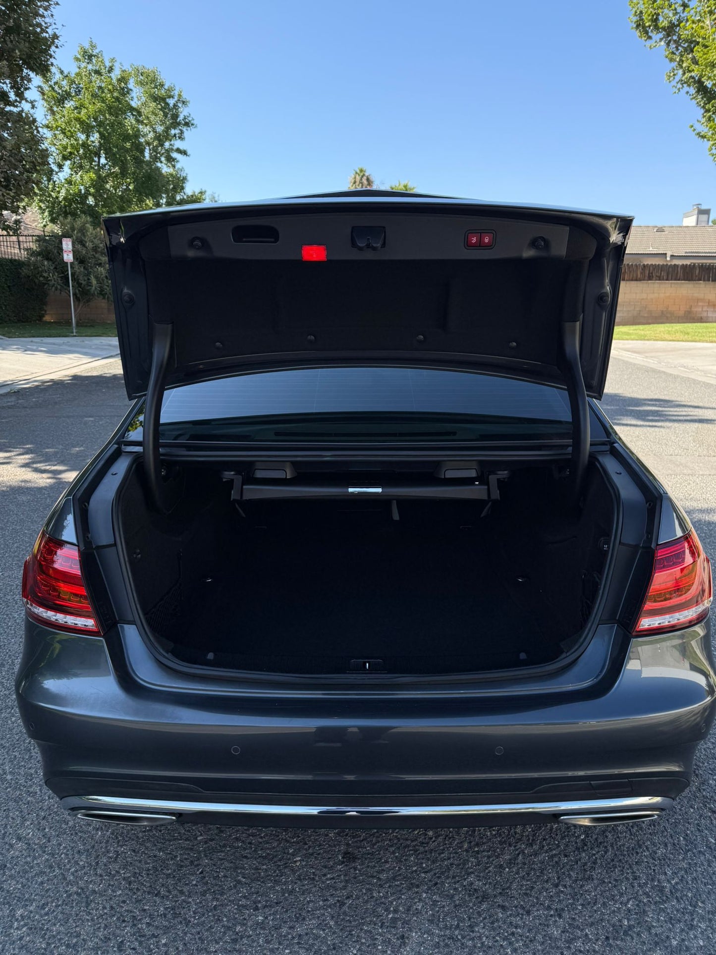2014 Mercedes-Benz E350 4MATIC Luxury Sedan