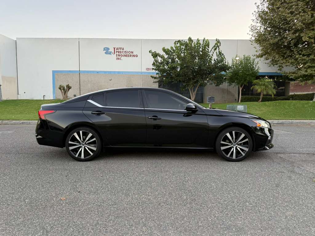 2020 Nissan Altima 2.5 SR Sedan