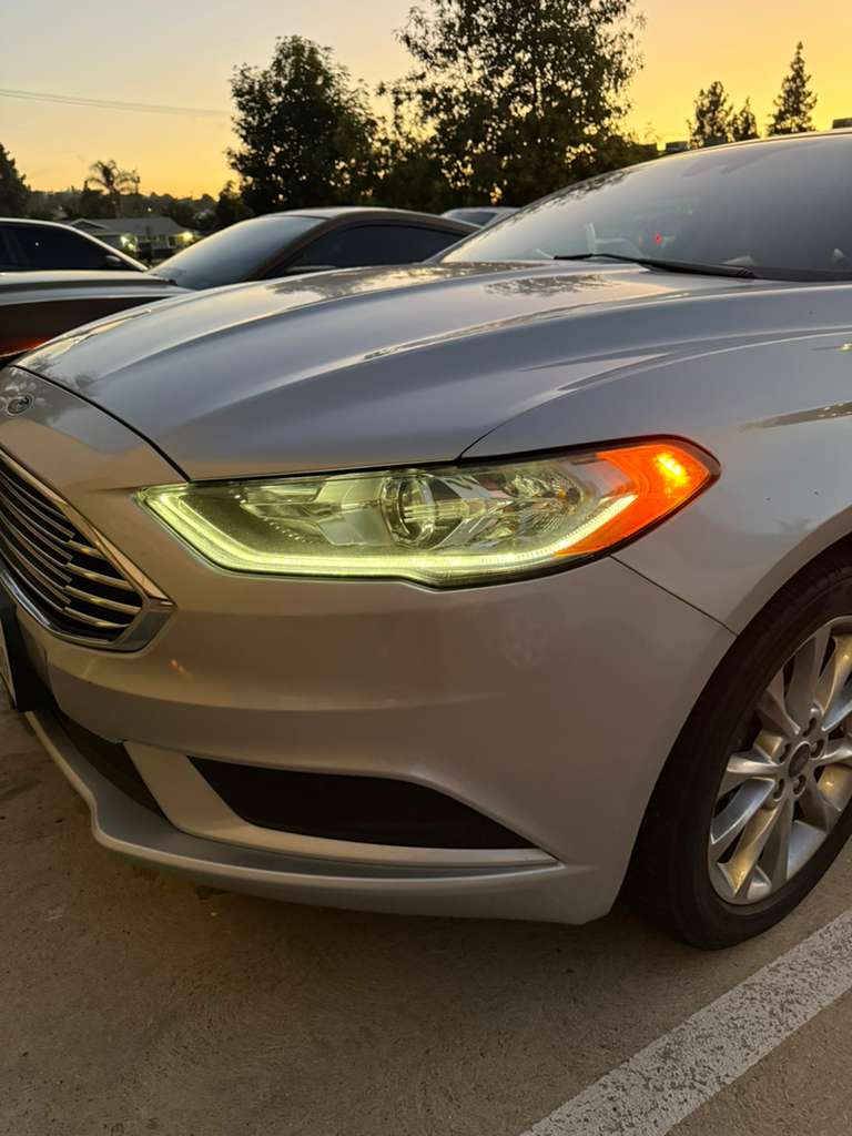 2017 Ford Fusion SE – FWD