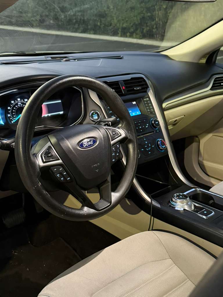 2017 Ford Fusion SE – FWD