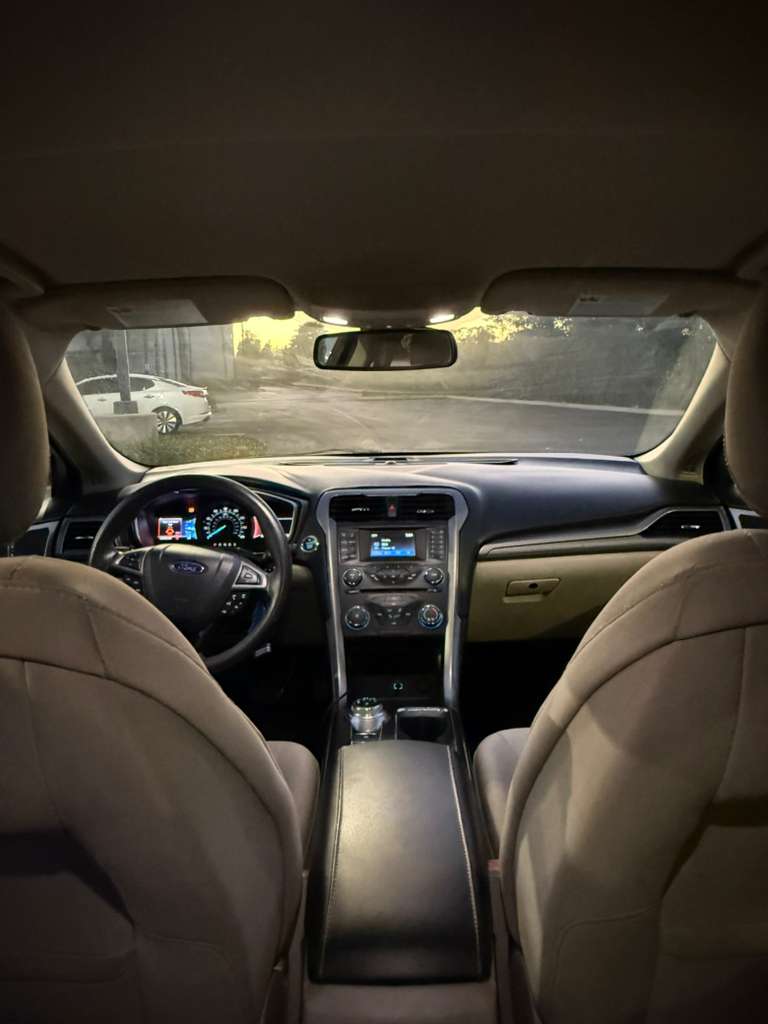 2017 Ford Fusion SE – FWD