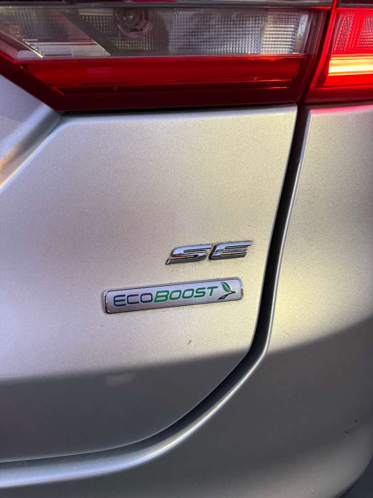 2017 Ford Fusion SE – FWD