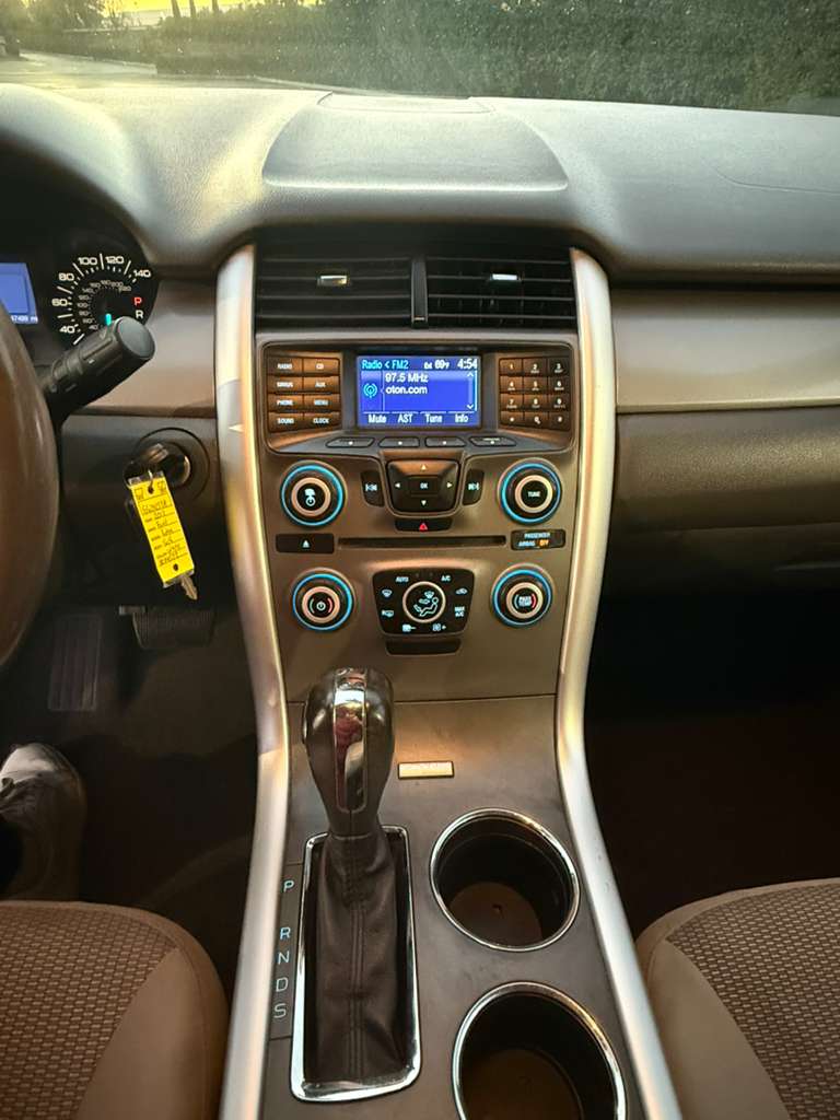 2013 Ford Edge SEL – FWD