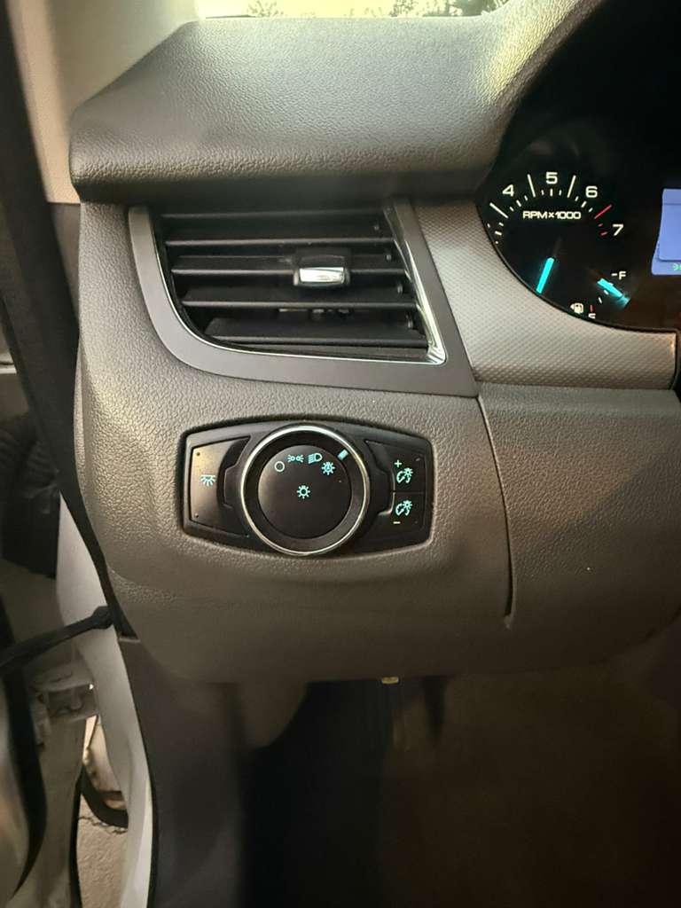 2013 Ford Edge SEL – FWD