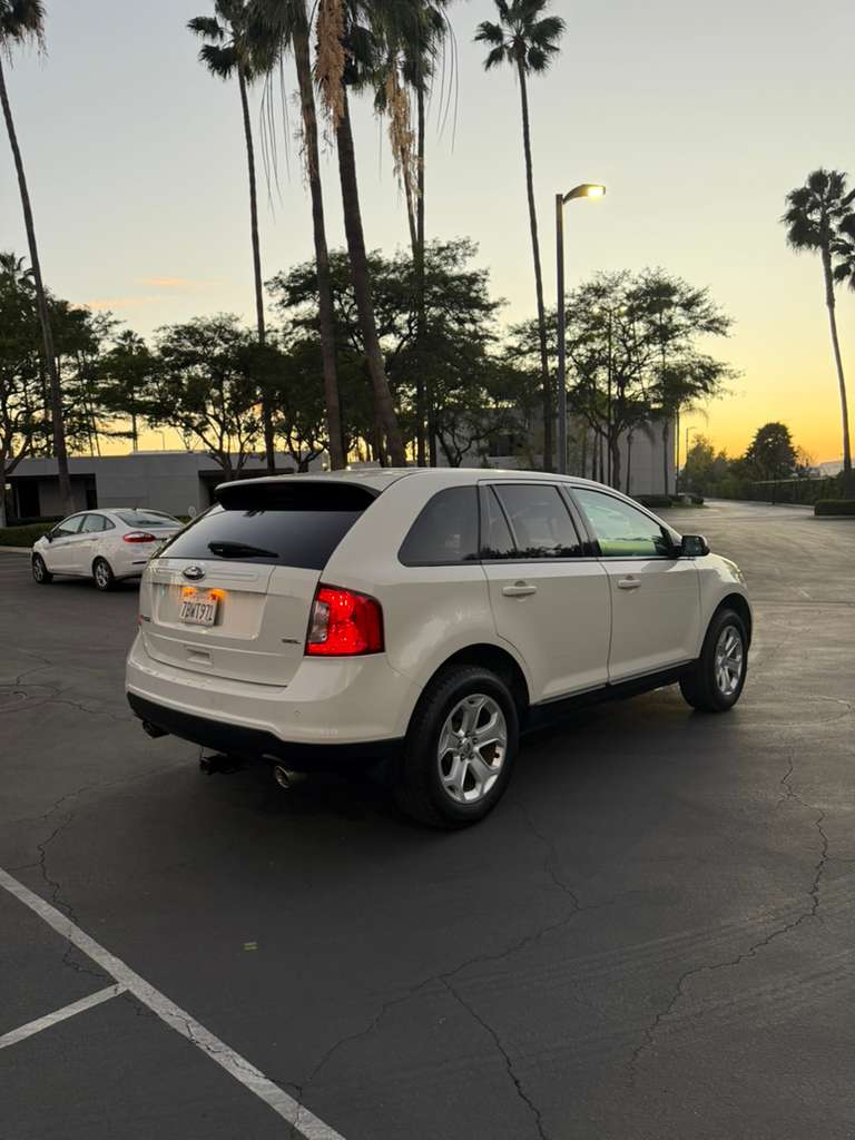 2013 Ford Edge SEL – FWD