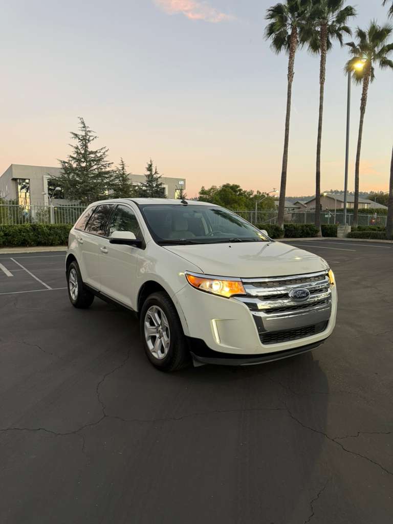 2013 Ford Edge SEL – FWD
