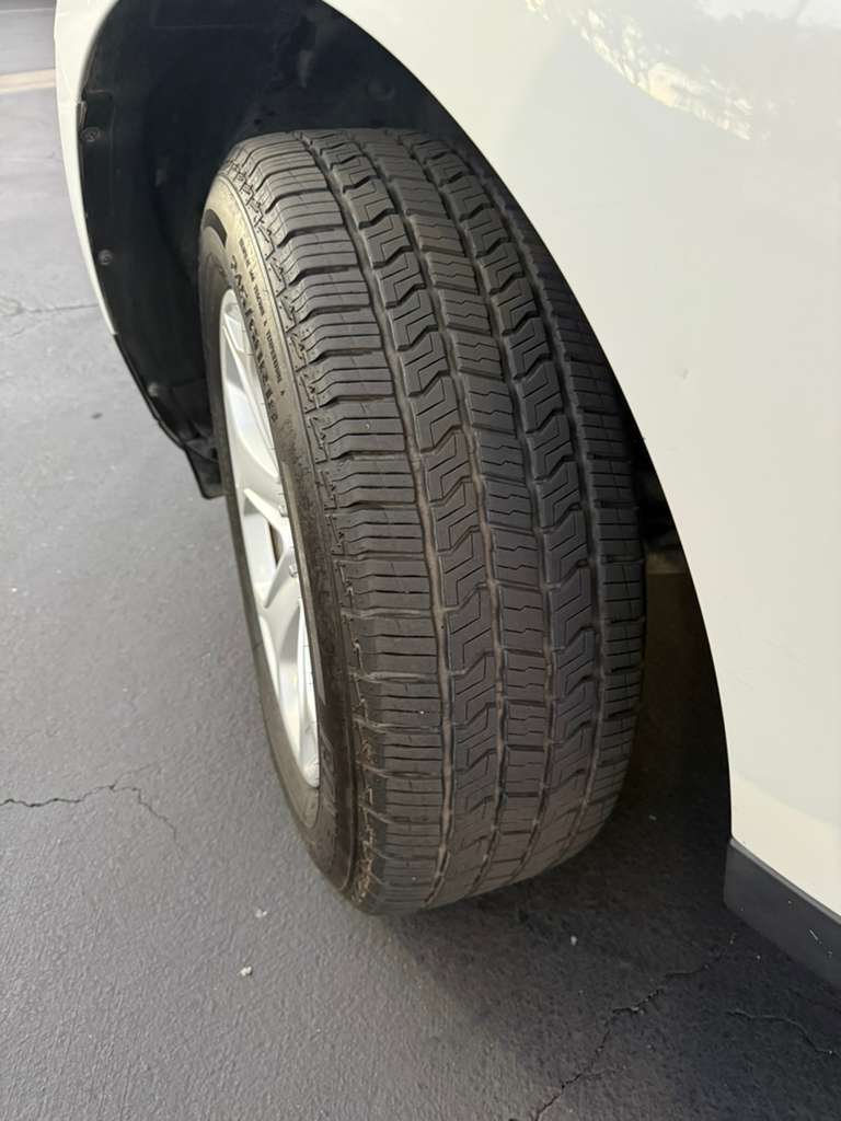 2013 Ford Edge SEL – FWD