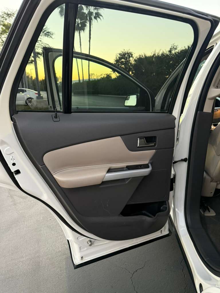 2013 Ford Edge SEL – FWD