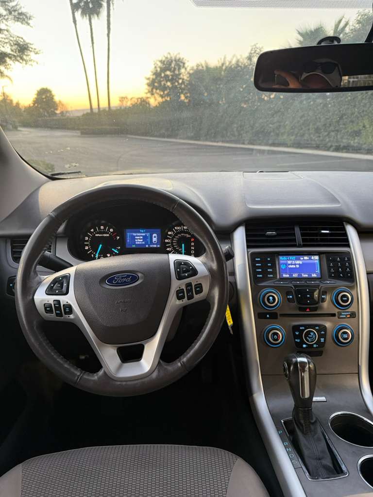 2013 Ford Edge SEL – FWD